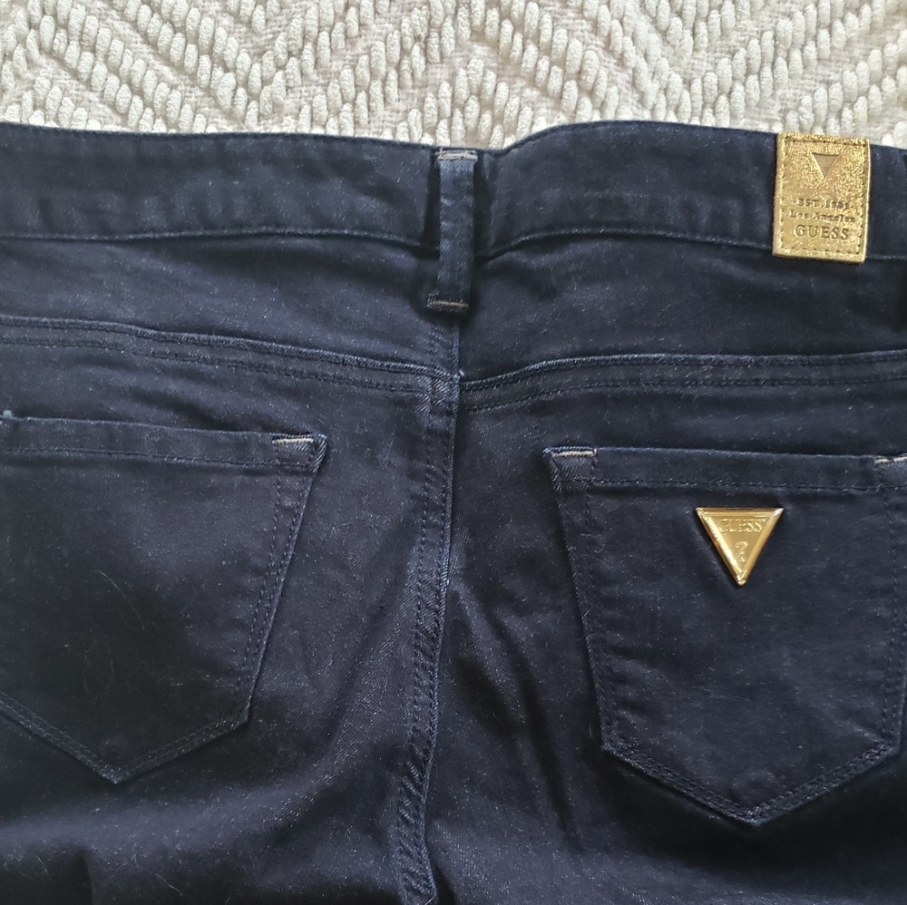 GUESS Skinny Jeans Sz. 26 Like New!